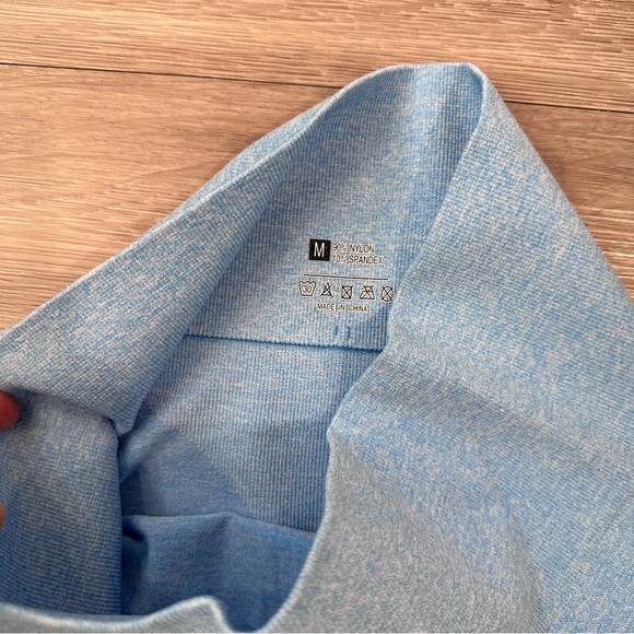 Yoga Set Baby Blue Sports Crop Tee and Leggings Fits as size small/medium - Picture 6 of 8